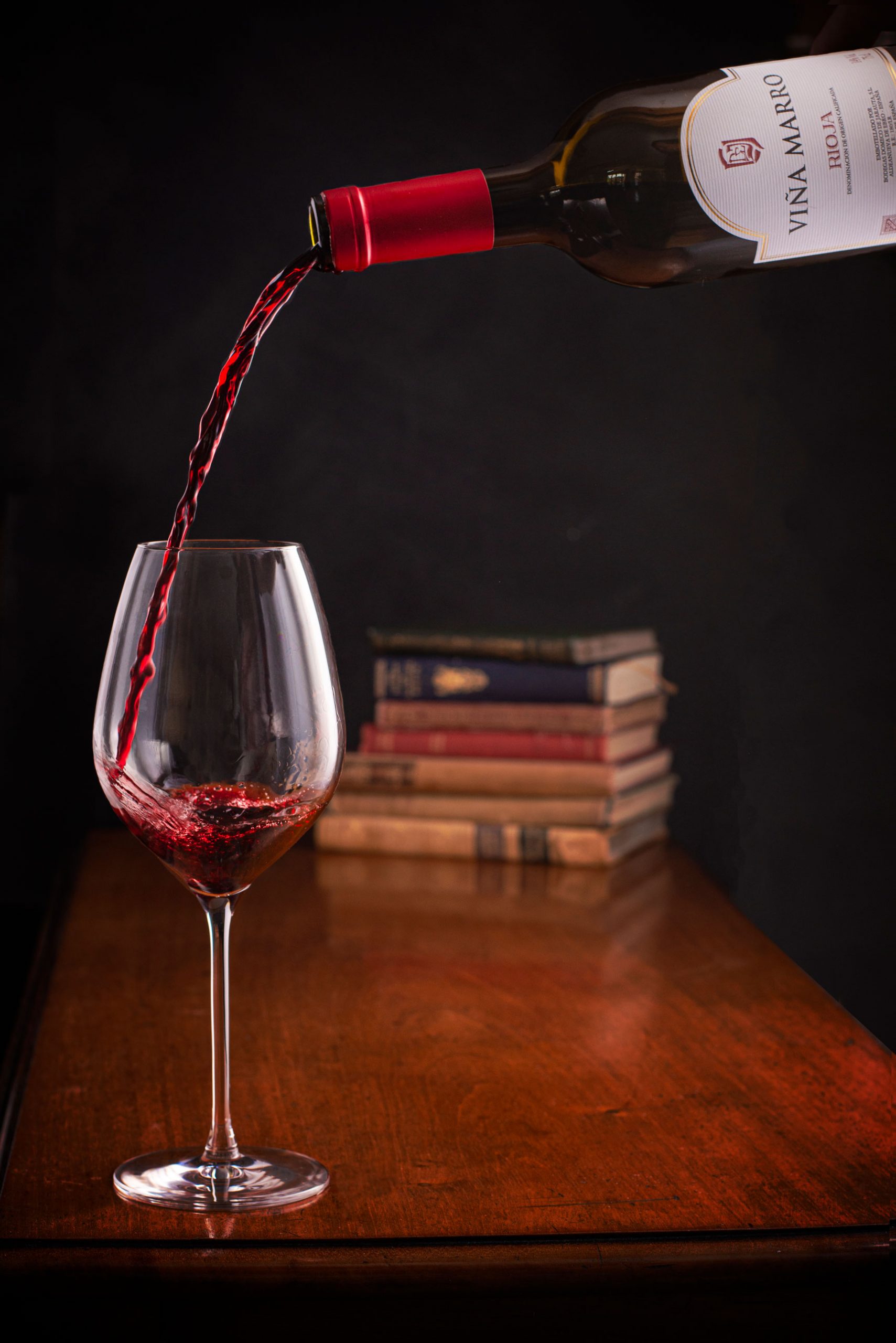 pouring-Rioja-copy